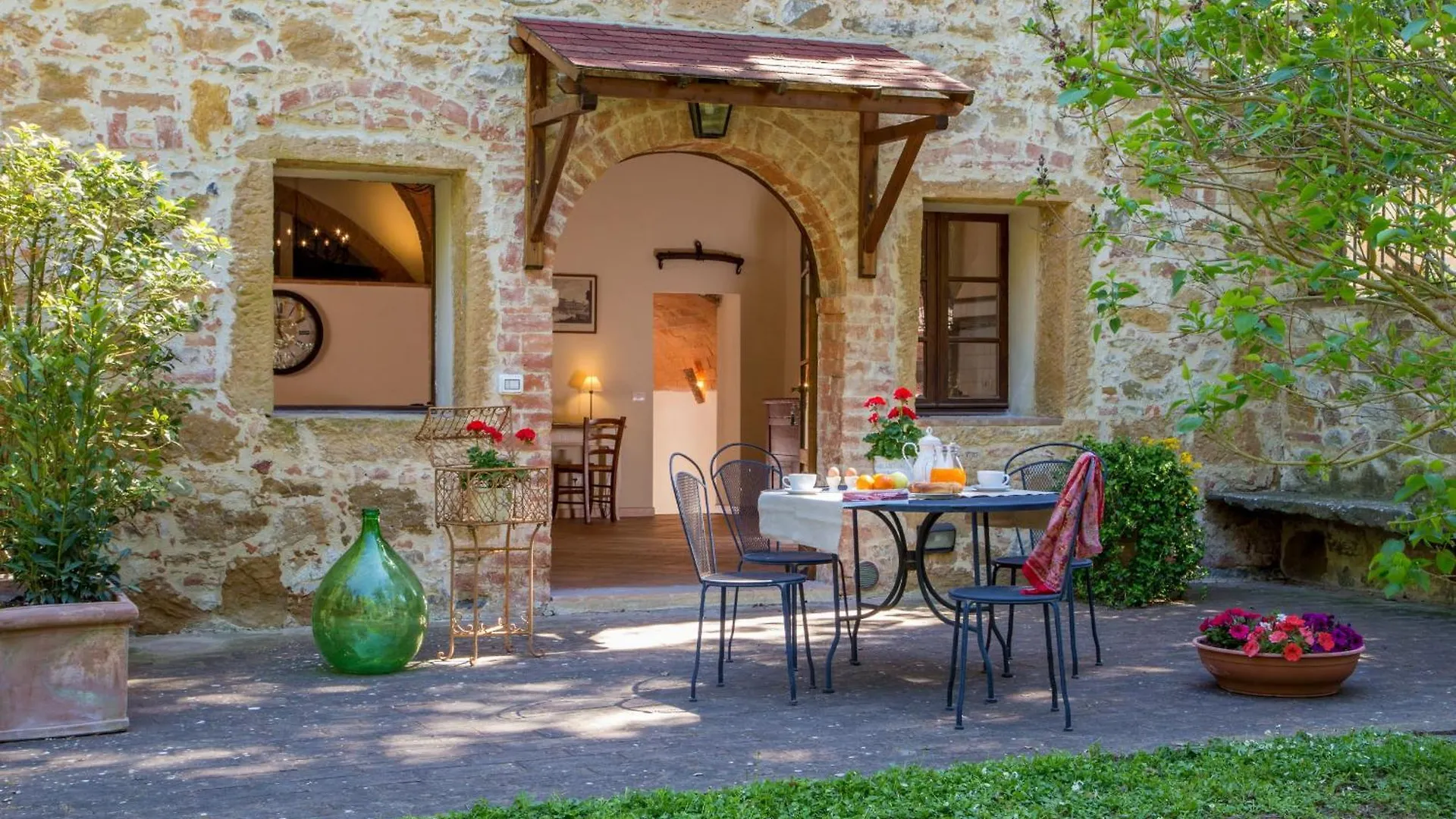 **** Resort Abbadia Sicille Relais Hotel Trequanda Italië